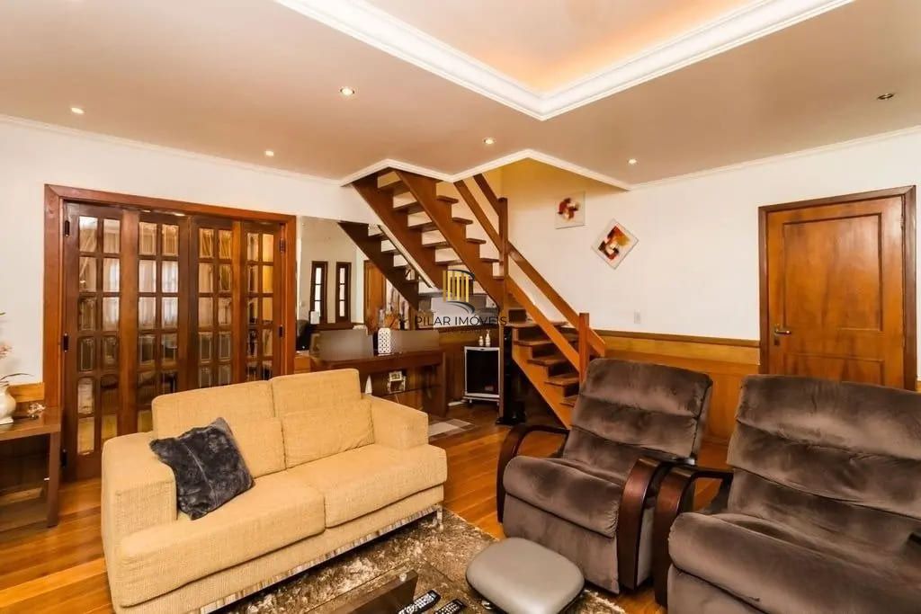 Casa com 3 dormitórios  de 278m² à venda no Bairro Jardim Itú Sabará