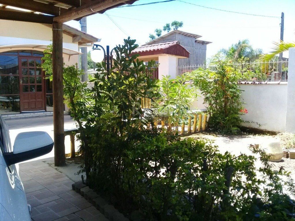 Casa para Venda - 150m², 2 dormitórios, 4 vagas - Ponta Grossa