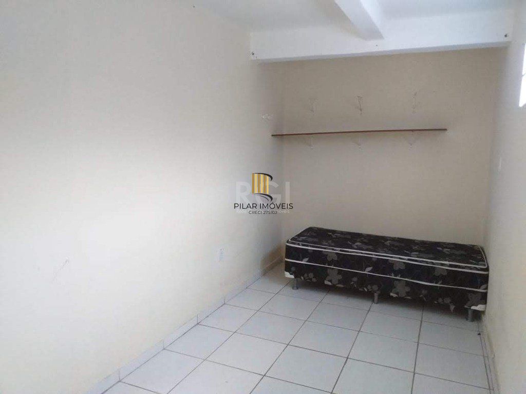 Casa para Venda - 200m², 6 dormitórios, 4 vagas - Tristeza