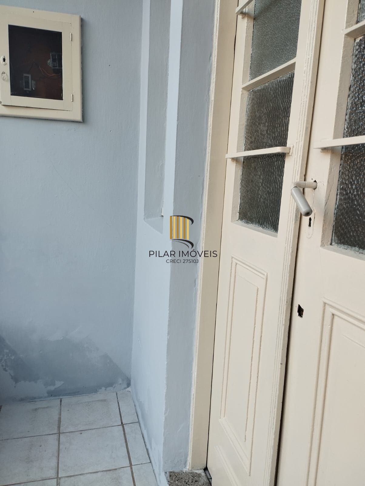 Casa 2 dormitórios no bairro Glória