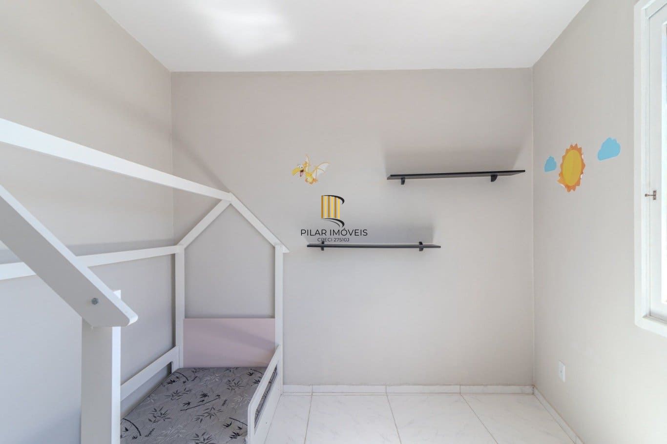 Apartamento de 2 dormitórios à venda em Vila Ipiranga, Porto Alegre.