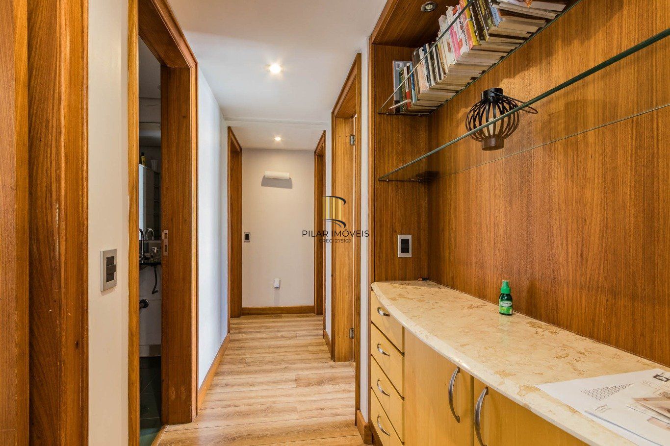 Apartamento com 3 quartos e 147m² à venda em Moinhos de Vento, Porto Alegre.
