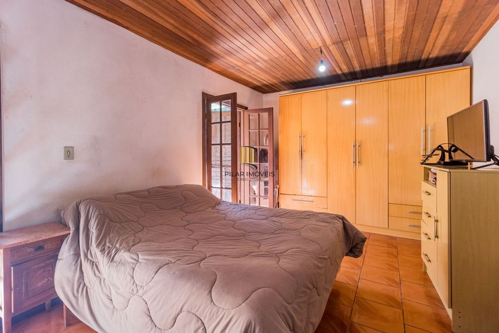 Casa de 5 dormitórios à venda no Bairro Bom Jesus - Porto Alegre