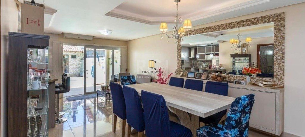 Excelente casa com 3 dormitórios e piscina