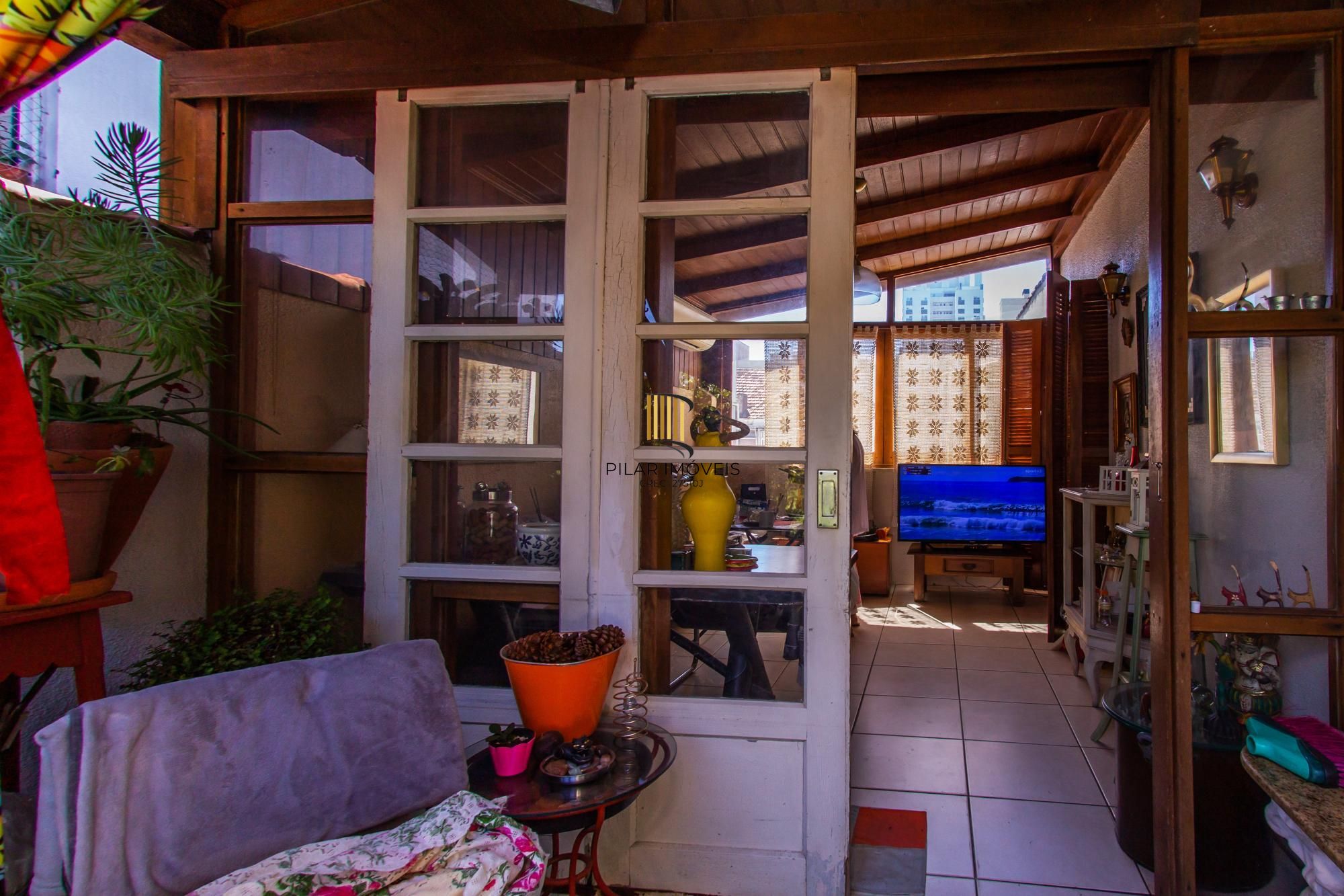 Apartamento Garden com 2 quartos e 94m² à venda em Rio Branco, Porto Alegre.