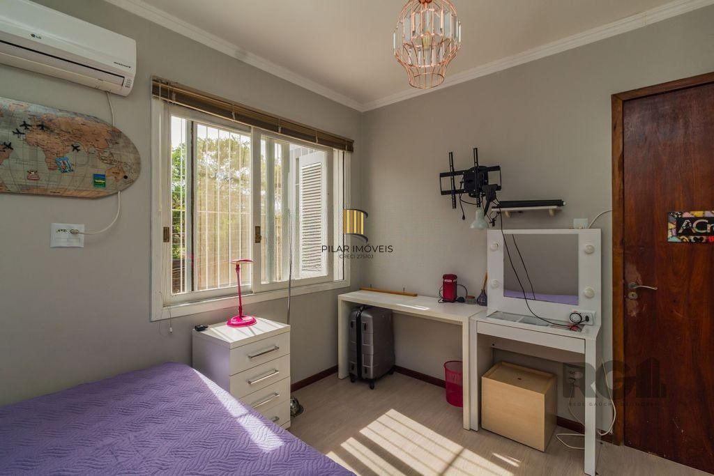Casa com 3 dormitórios no bairro Nonoai