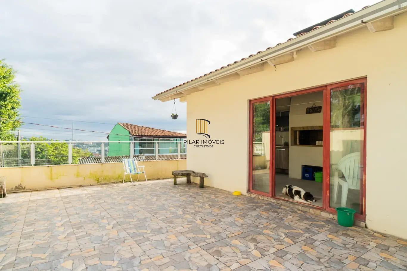 Casa de 3 dormitórios à venda em Santa Tereza, Porto Alegre.