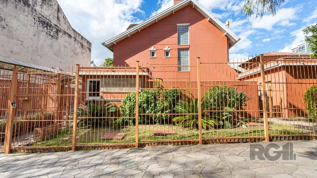 Casa em condomínio de 109m² - 3 dormitórios, 1 suíte e 1 vaga no bairro Teresópolis