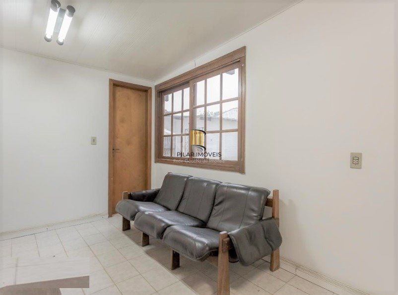 Casa para Venda - 327m², 4 dormitórios, sendo 1 suites, 3 vagas - Chácara das Pedras