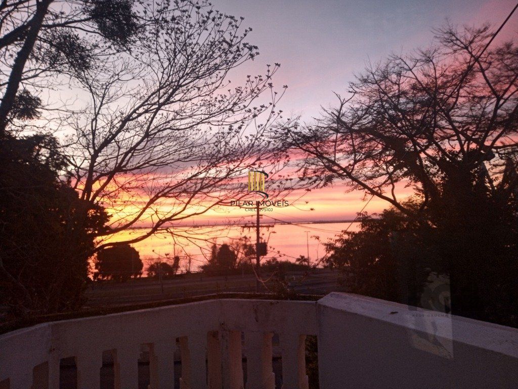 Casa 4 dormitórios no bairro Cristal