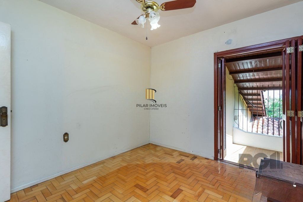 Casa de 4 dormitórios no bairro Camaquã
