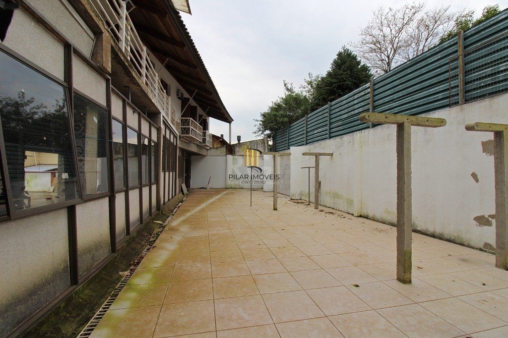 Casa para Venda - 840m², 7 dormitórios, sendo 3 suites, 8 vagas - Medianeira
