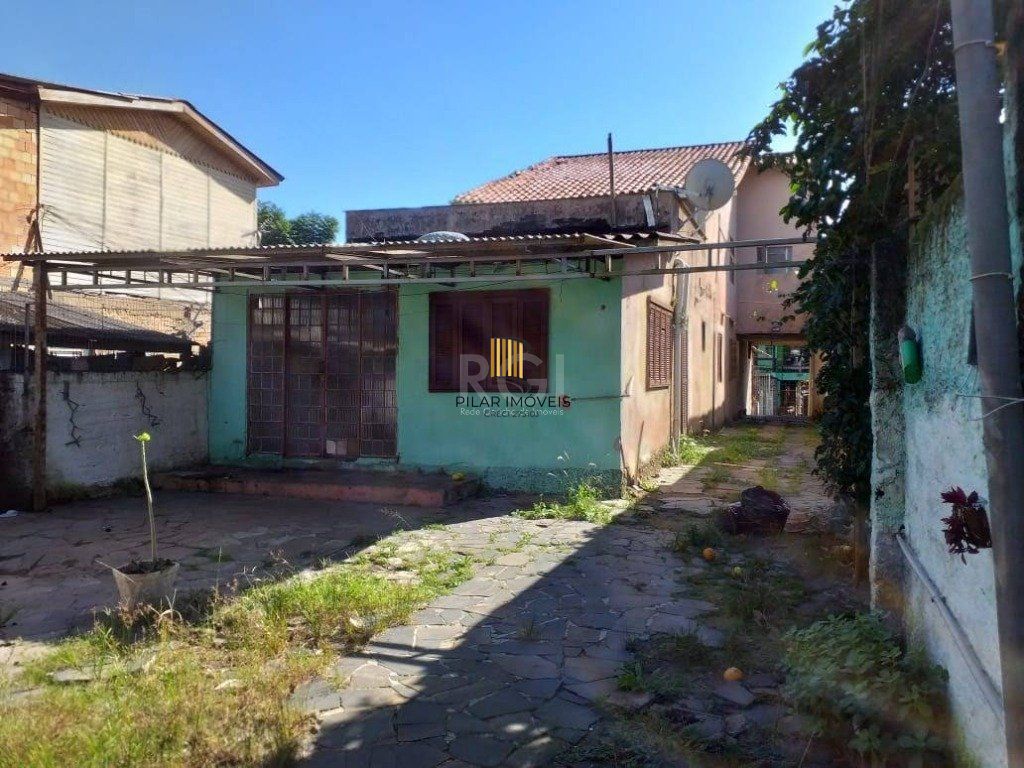 Casa para Venda - 200m², 6 dormitórios, 4 vagas - Tristeza