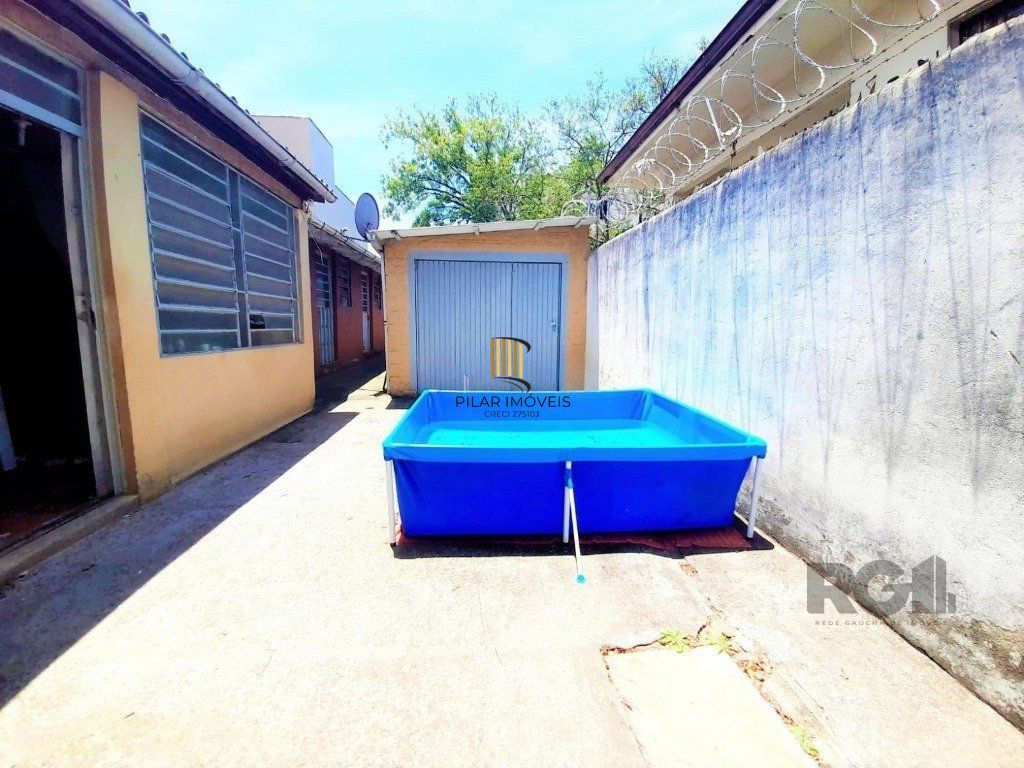 Casa 3 dormitórios no bairro Medianeira
