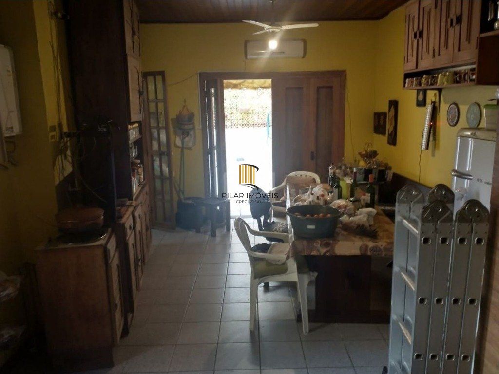 Casa para Venda - 220m², 3 dormitórios, 4 vagas - Teresópolis