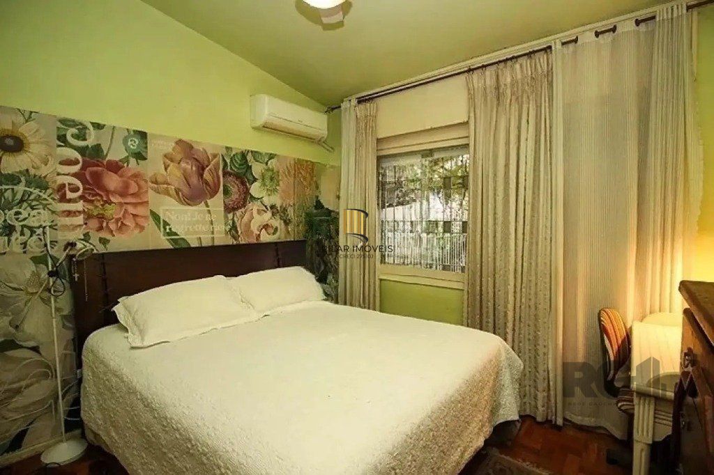 Casa com 3 dormitórios no bairro Medianeira