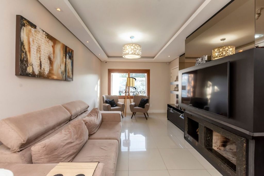 Casa de 2 dormitórios à venda no Bairro na Lomba do Pinheiro - Porto Alegre