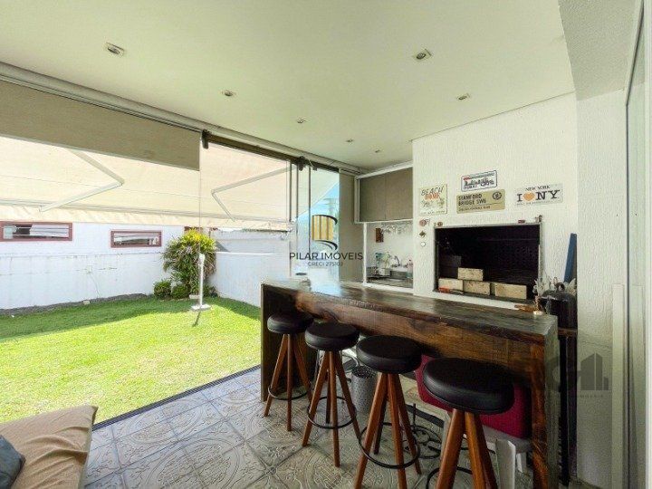 Casa de Condomínio 3 dormitórios no bairro Vila Nova