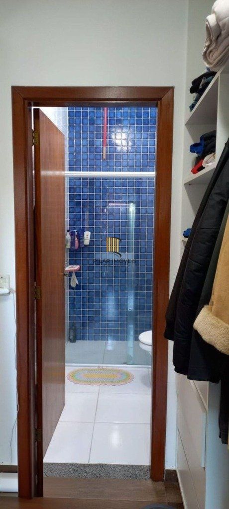 Casa com 2 dormitórios no bairro Hípica