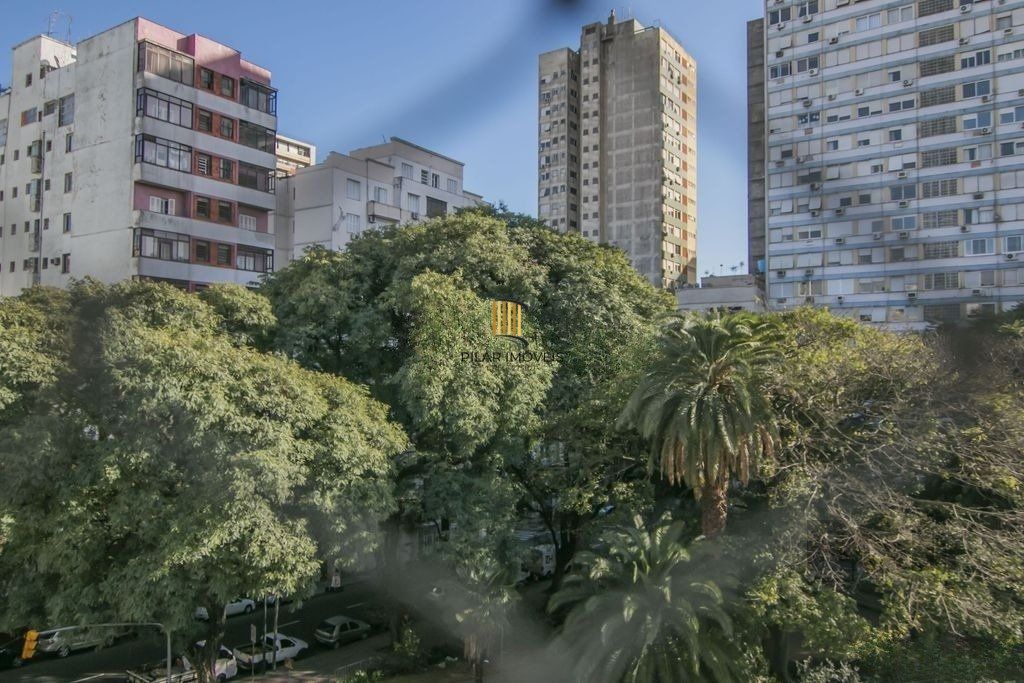 Apartamento 145m² - 3 dormitórios sendo 1 suíte e 2 vagas no Centro Histórico/Porto Alegre