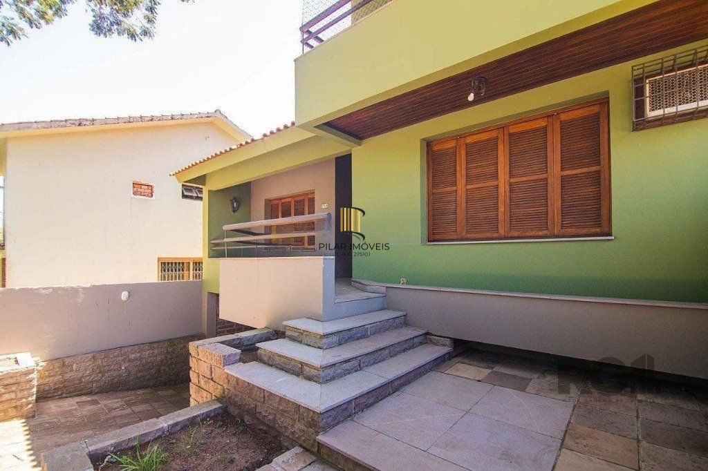 Casa para Venda - 443m², 3 dormitórios, 4 vagas - Alto Petrópolis