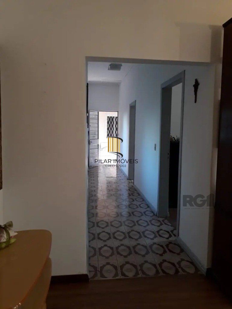 Casa com 5 dormitórios no bairro Passo das Pedras - Porto Alegre