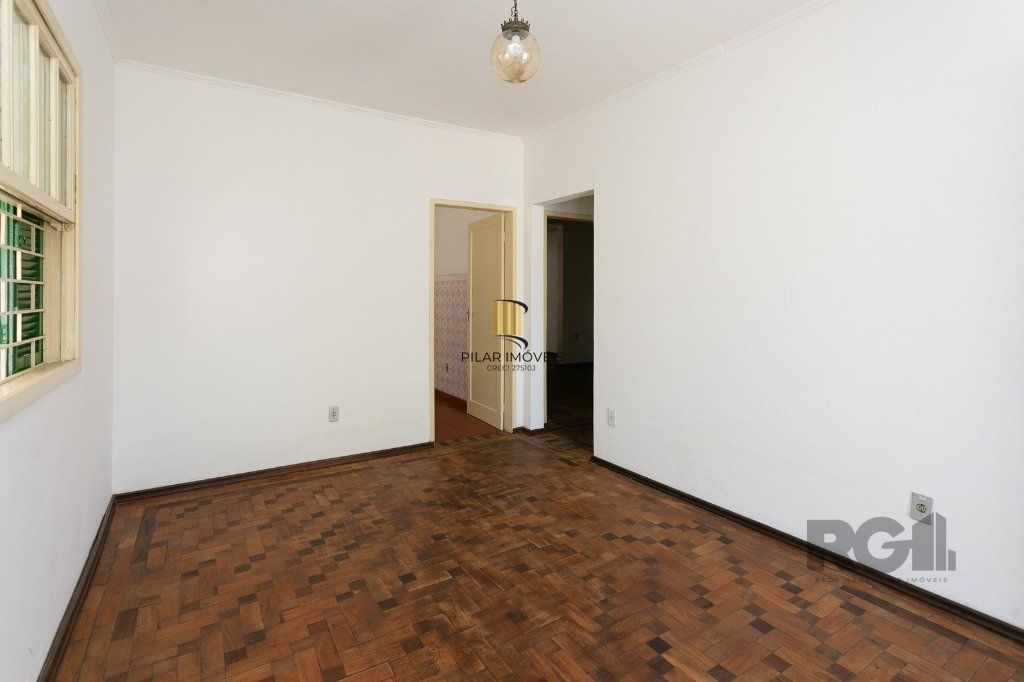 Casa com 5 dormitórios no bairro Jardim Carvalho