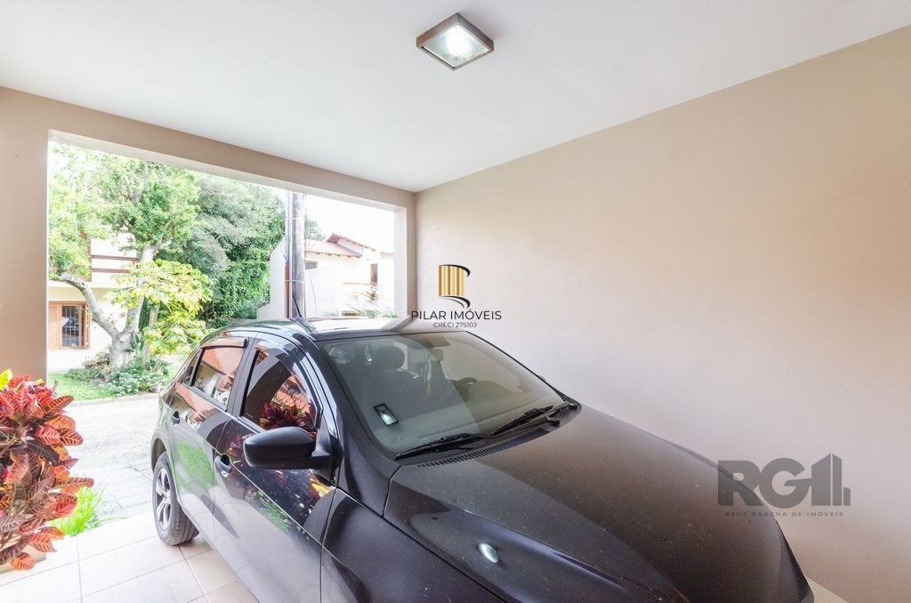 Casa em Condomínio, 166m² - 3 dormitórios, 2 vagas no bairro Guarujá