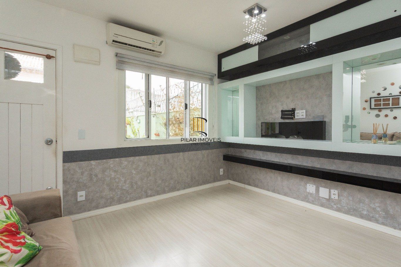 Casa em Condomínio de 3 dormitórios  à venda em Sarandi, Porto Alegre. - Pilar Imóveis