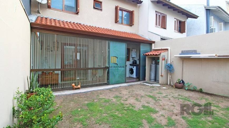 Casa 129m² - 3 dormitórios, 2 vagas no bairro Hípica