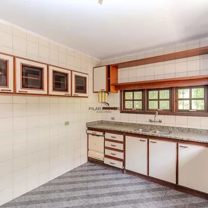 Casa à Venda na Rua da Gruta – 241,99m² – Próxima ao Hospital Divina Providência