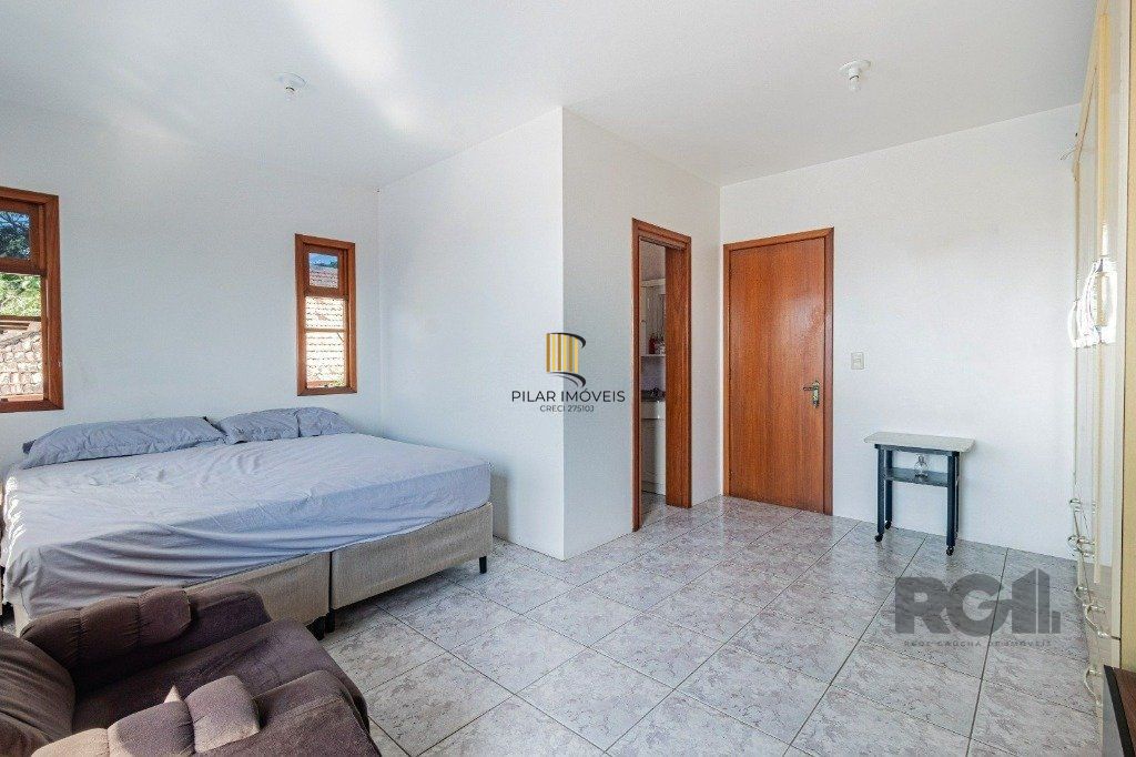Casa com 267m², 3 dormitórios, 1 vaga no bairro Tristeza