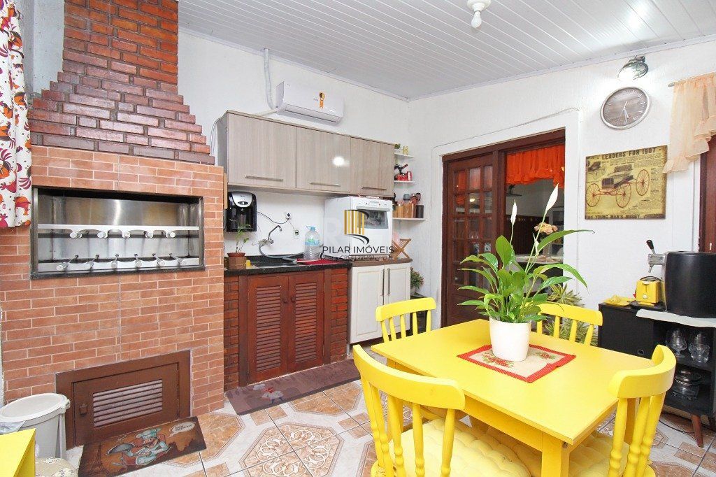 Casa Condominio para Venda - 186.76m², 3 dormitórios, sendo 1 suites, 2 vagas - Guarujá