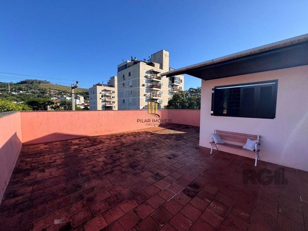 Casa 3 dormitórios no bairro Teresópolis