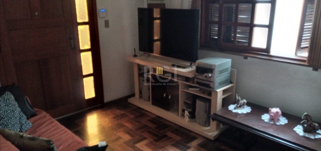 Casa para Venda - 95m², 2 dormitórios, 3 vagas - Teresópolis