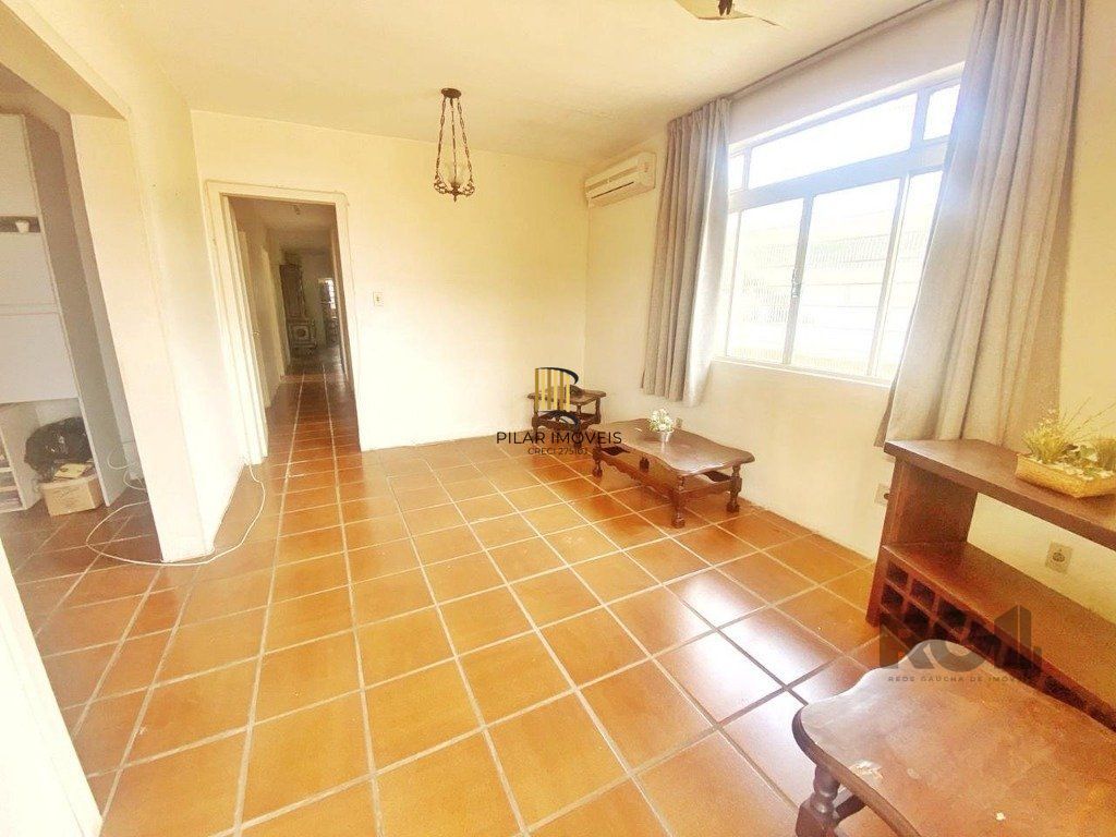 Casa 4 dormitórios no bairro Nonoai