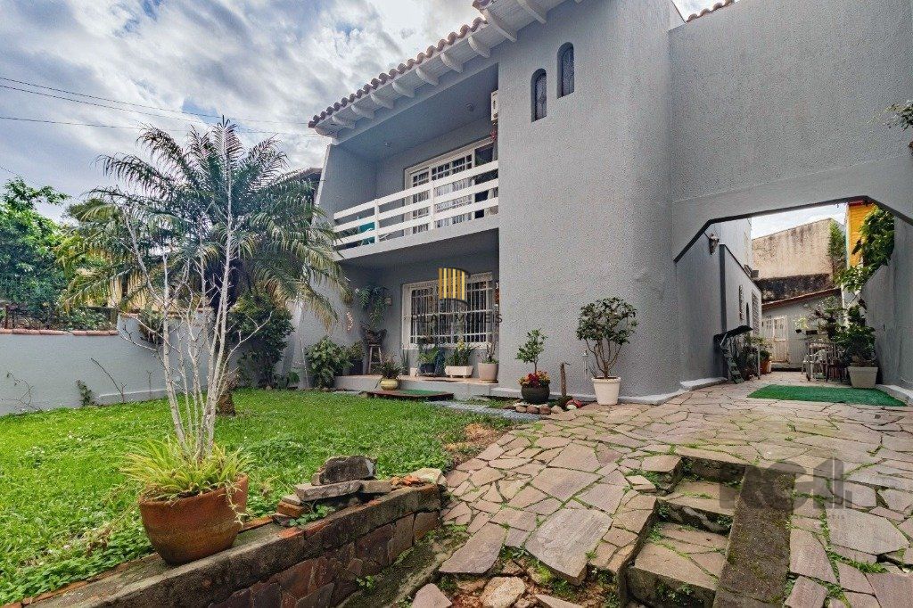 Casa de 3 dormitórios, no bairro Espírito Santo