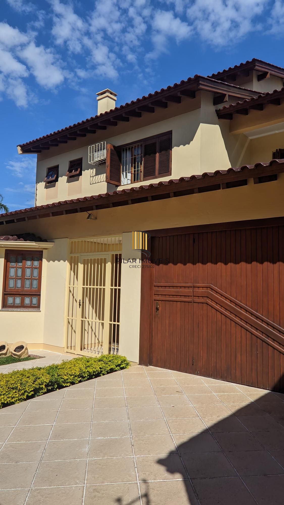 Casa 348m², 4 dormitórios, 2 vagas no bairro Nonoai