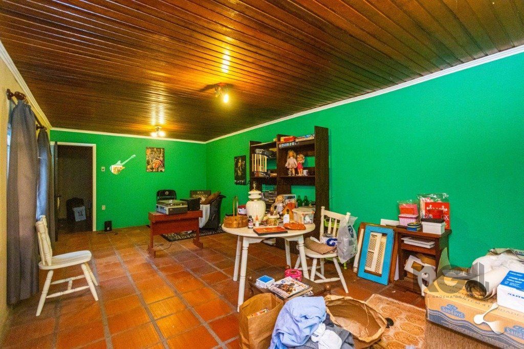 Casa para Venda - 240m², 3 dormitórios, sendo 1 suites, 3 vagas - Cristal