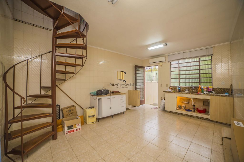 Casa de 4 dormitórios à venda no Bairro Santa Tereza - Porto Alegre