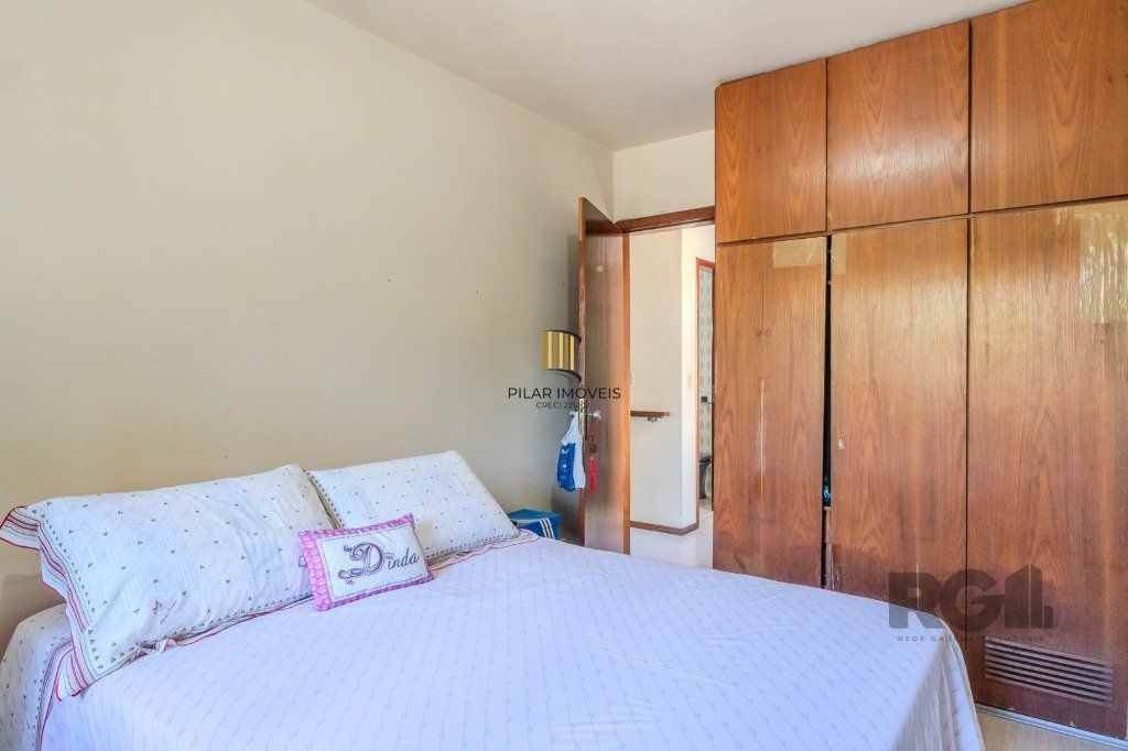 Casa com 4 dormitórios no bairro Gloria