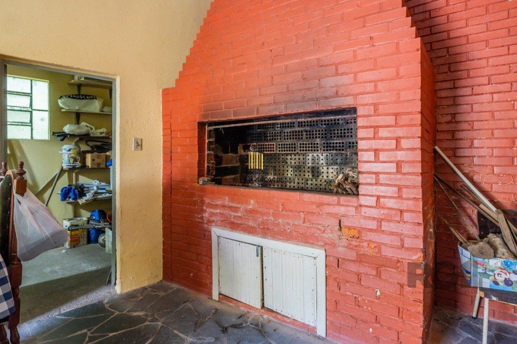 Casa com 4 dormitórios no bairro Gloria