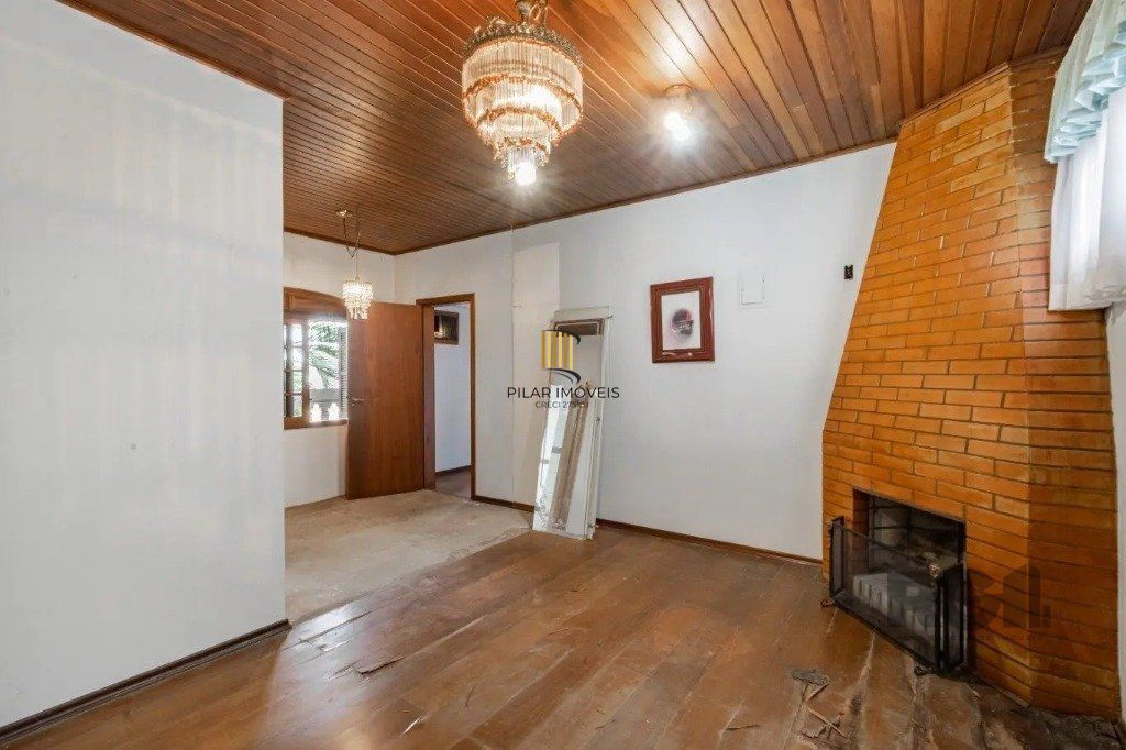 Casa com 3 dormitórios no bairro Passo das Pedras