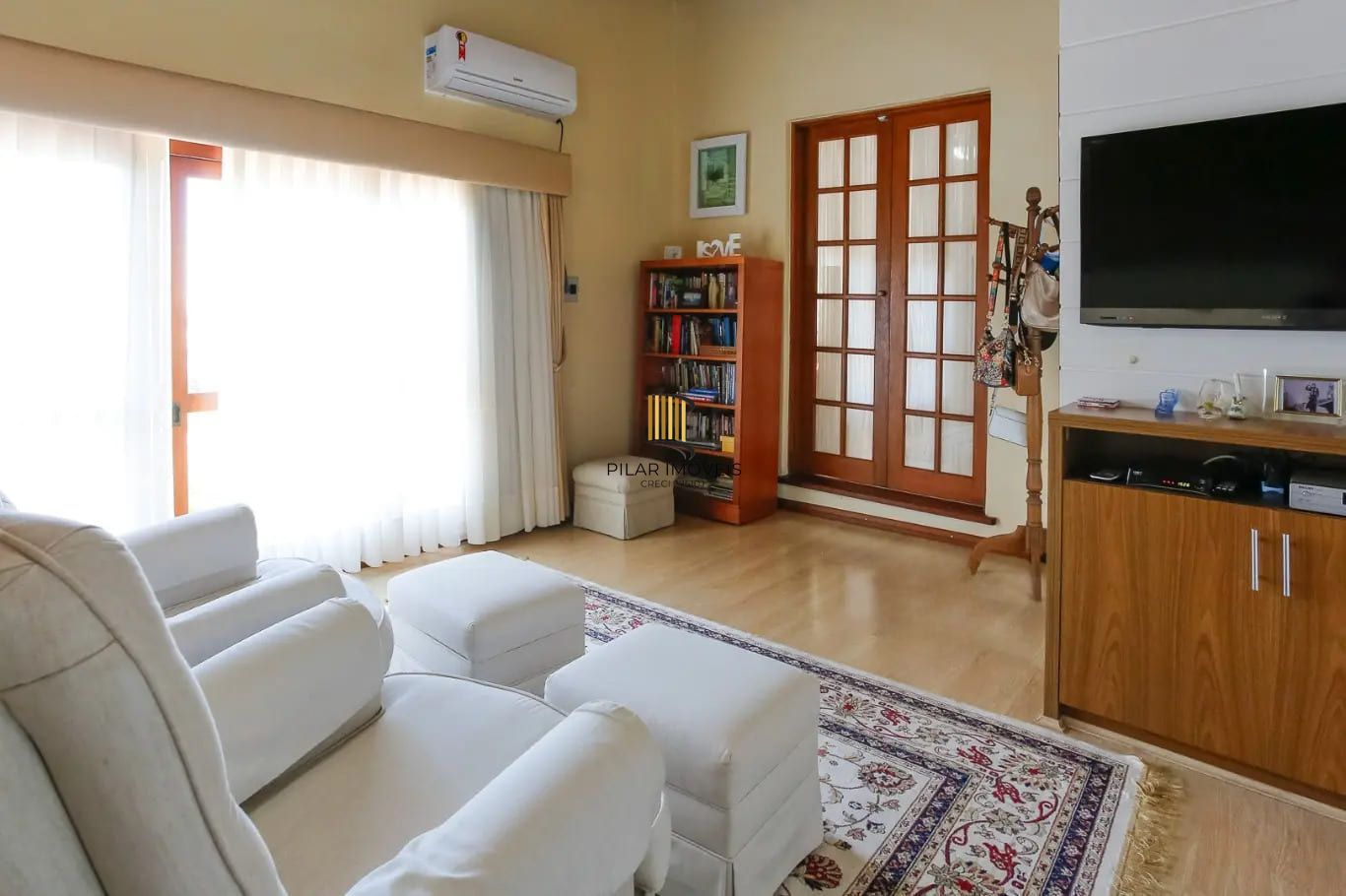 Casa com 3 dormitórios no Bairro Tristeza, em Porto Alegre