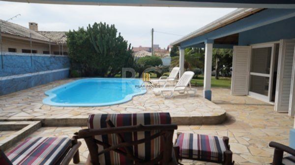 Casa para Venda - 500m², 7 dormitórios, sendo 2 suites, Atlântida