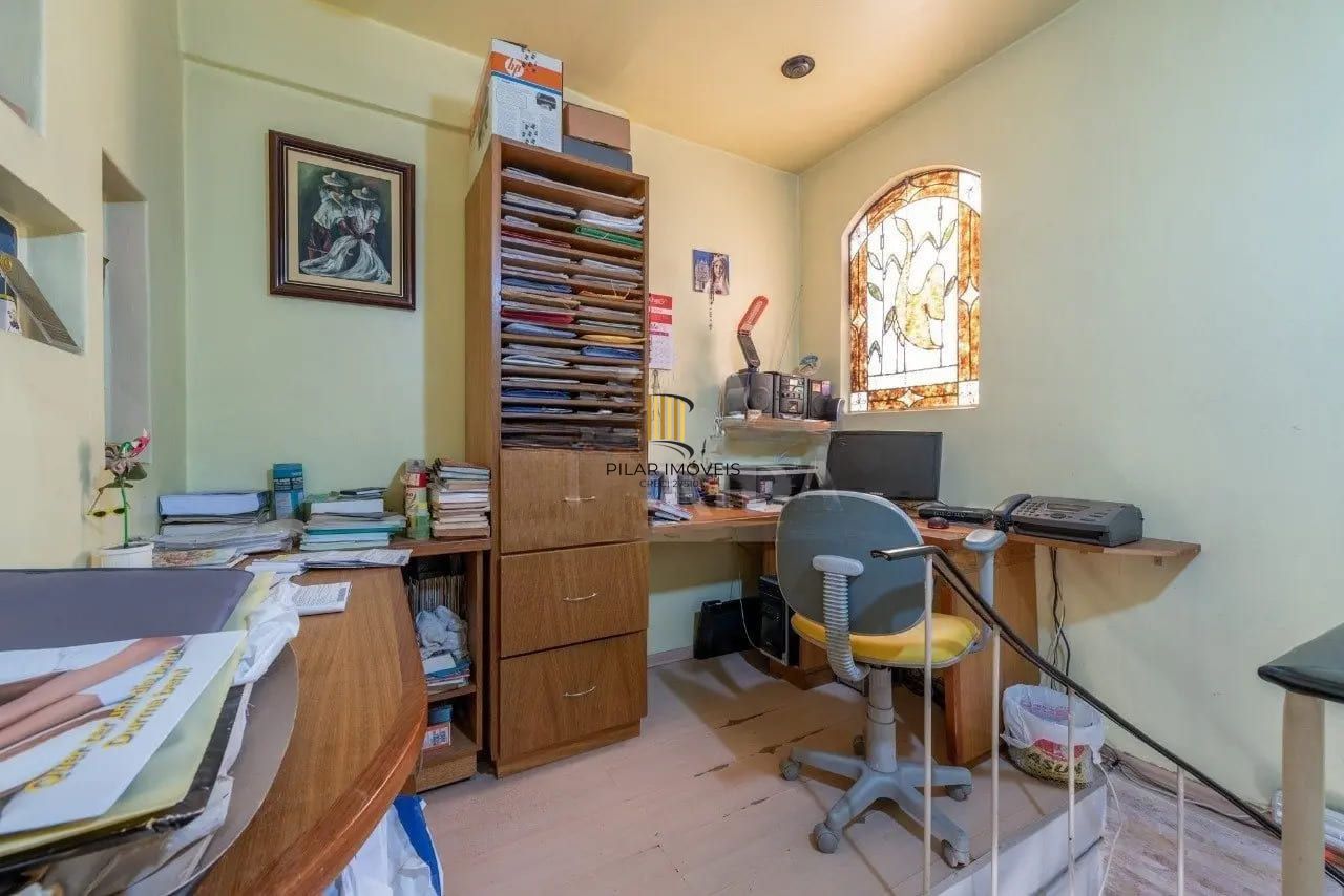 Casa de 3 dormitórios com 206m² à venda no Bairro Santa Tereza.