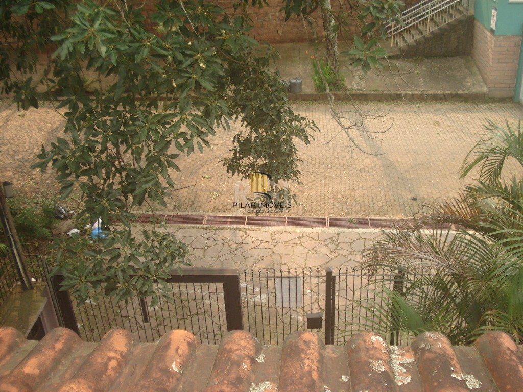 Casa para Venda - 500m², 6 dormitórios, sendo 2 suites, 4 vagas - Glória