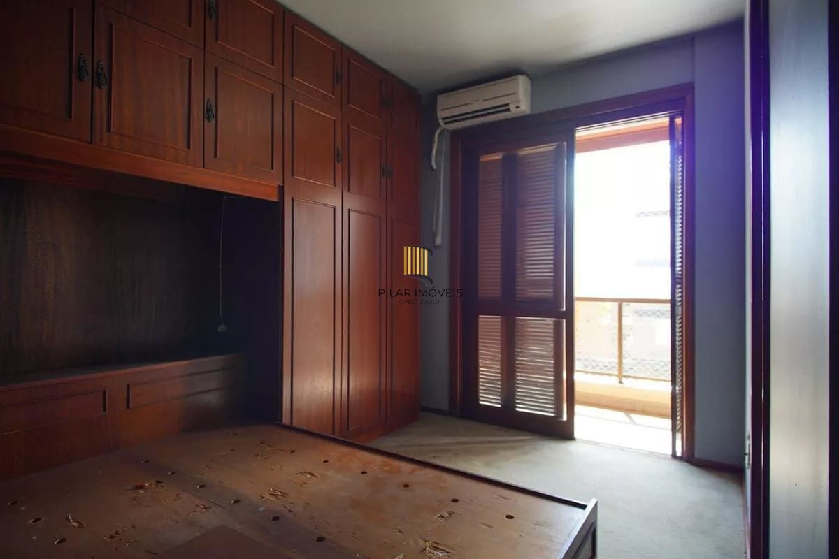 Apartamento de 3 dormitórios à venda em Petrópolis - Porto Alegre