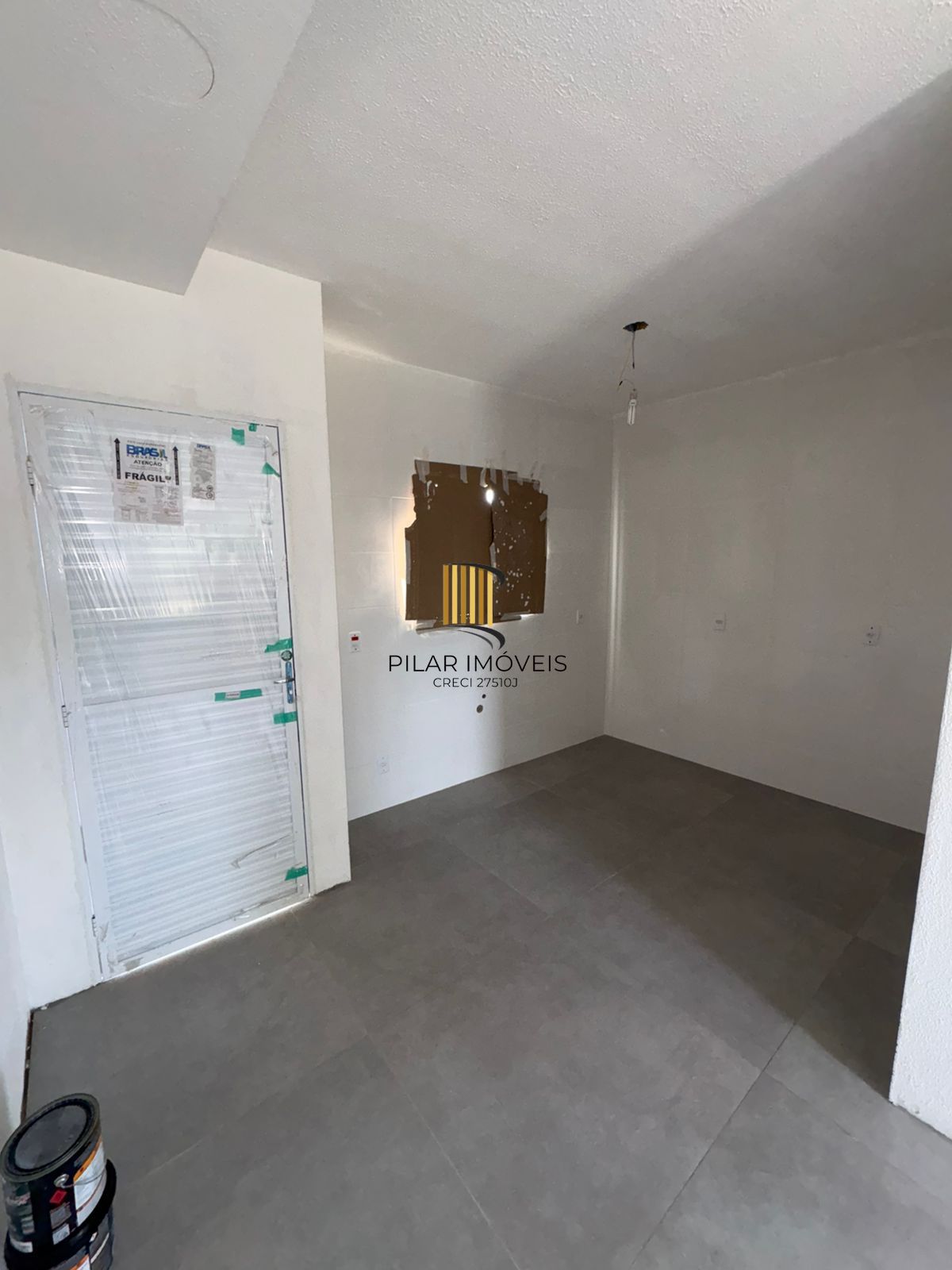 Casa de 2 dormitórios no bairro Lomba Do Pinheiro - Porto Alegre