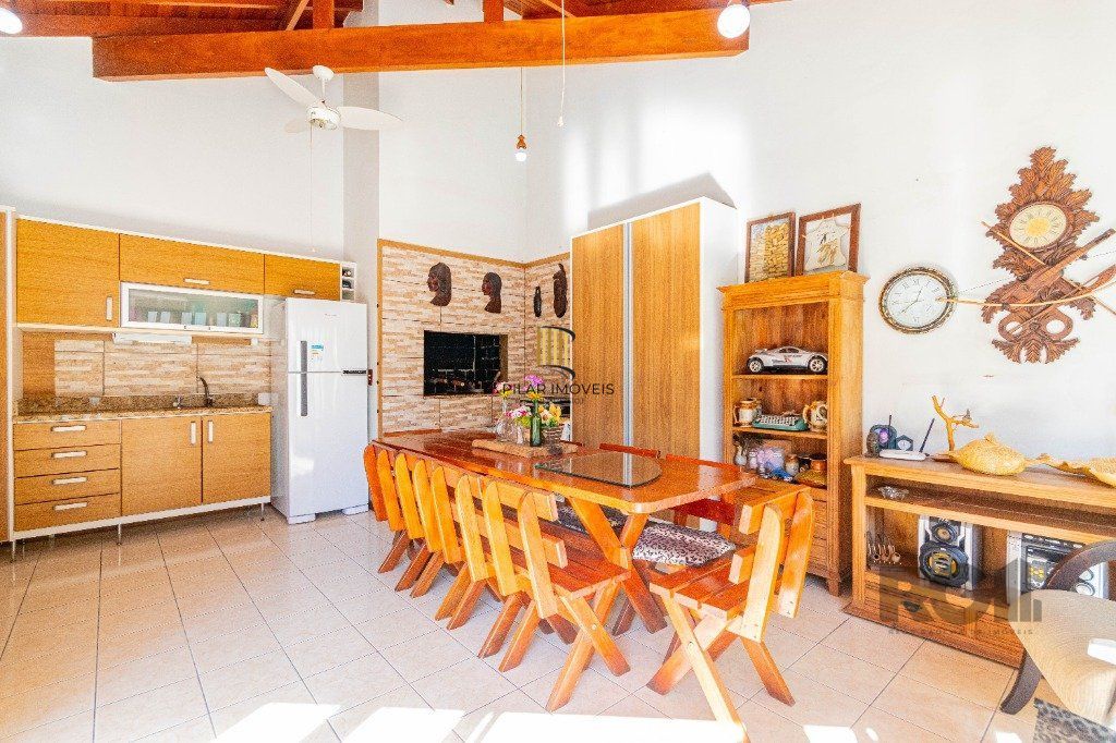 Casa de 4 dormitórios 304m² no bairro Jardim Lindóia